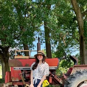 Meet your Posher, Vi